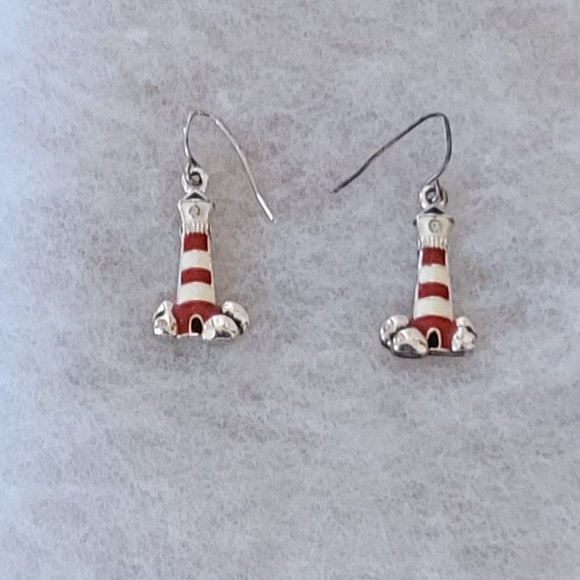 ❣️HP❣️Vintage dainty lighthouse red & white hook earrings. - Picture 2 of 2